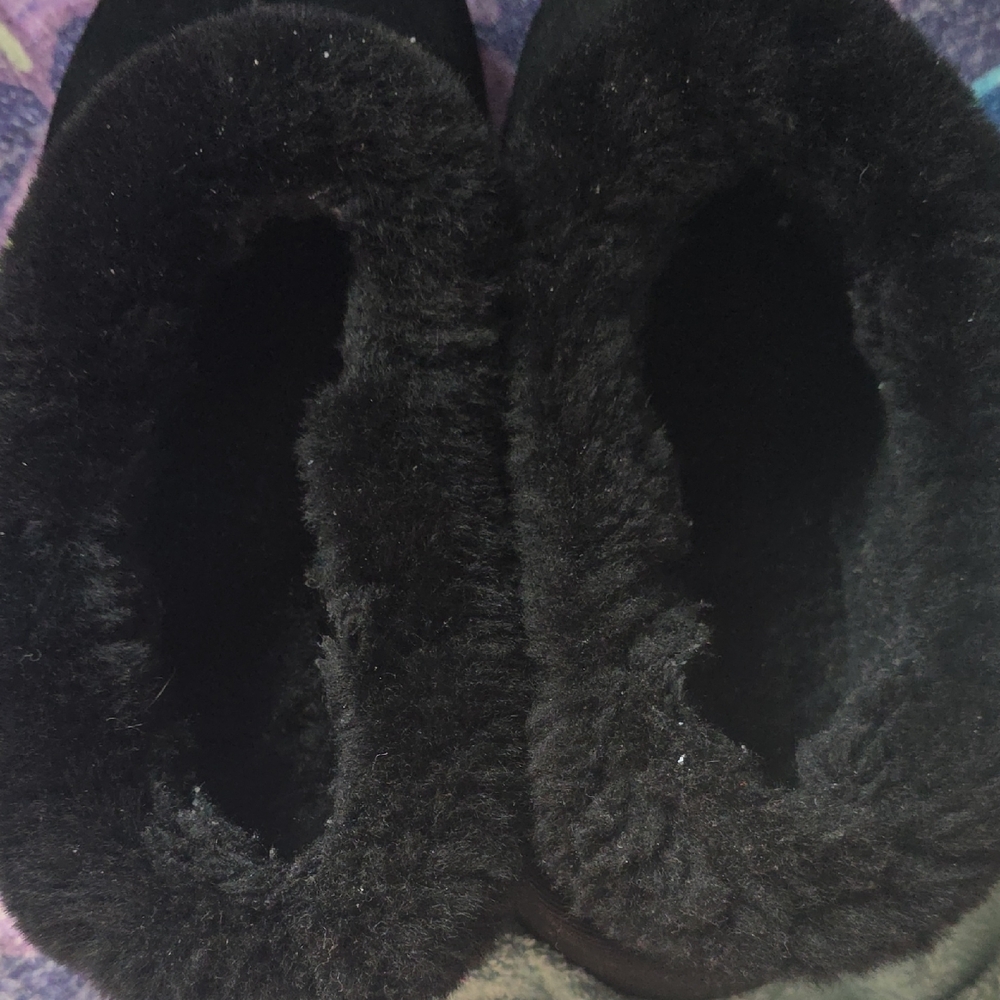 UGG Women's Black Slippers - Picture 7 of 11